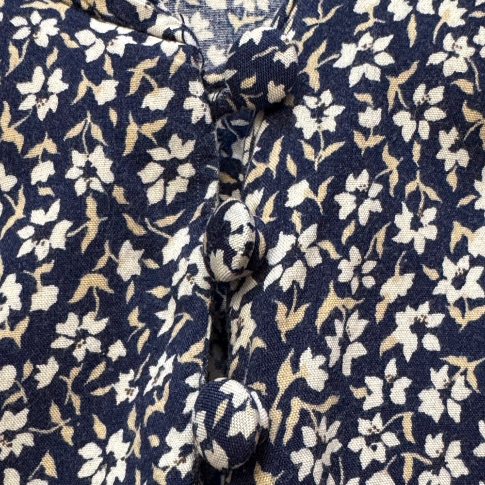Vintage Westport Ltd. Floral Fit & Flowy Romper.. Blue & White Floral. Size M - Picture 5 of 16
